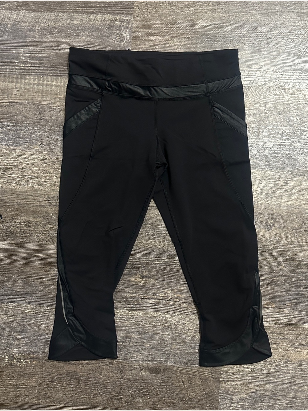 Women’s Black Lululemon Capri Leggings